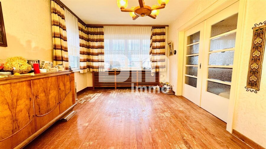 Villenartiges 1-3 Familienhaus mit viel Platz für die große Familie und viele weitere Möglichkeiten - OG 1 Esszimmer / Wohnzimmer offen